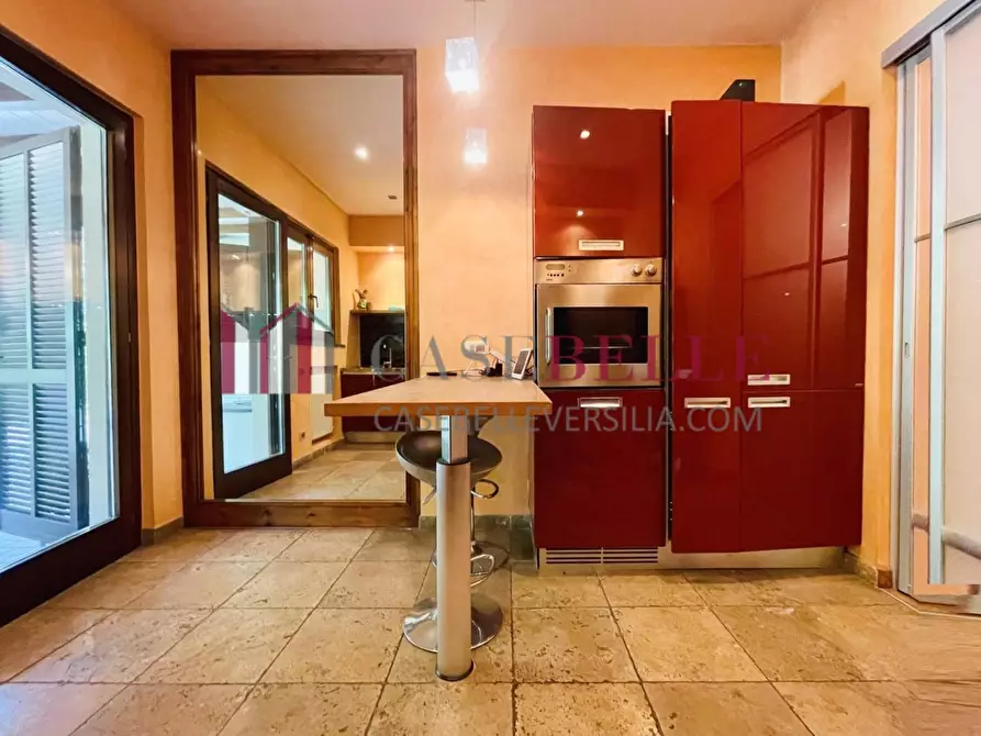 Immagine 5 di Appartamento in vendita  a Pietrasanta