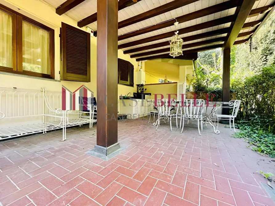 Immagine 32 di Appartamento in vendita  a Pietrasanta