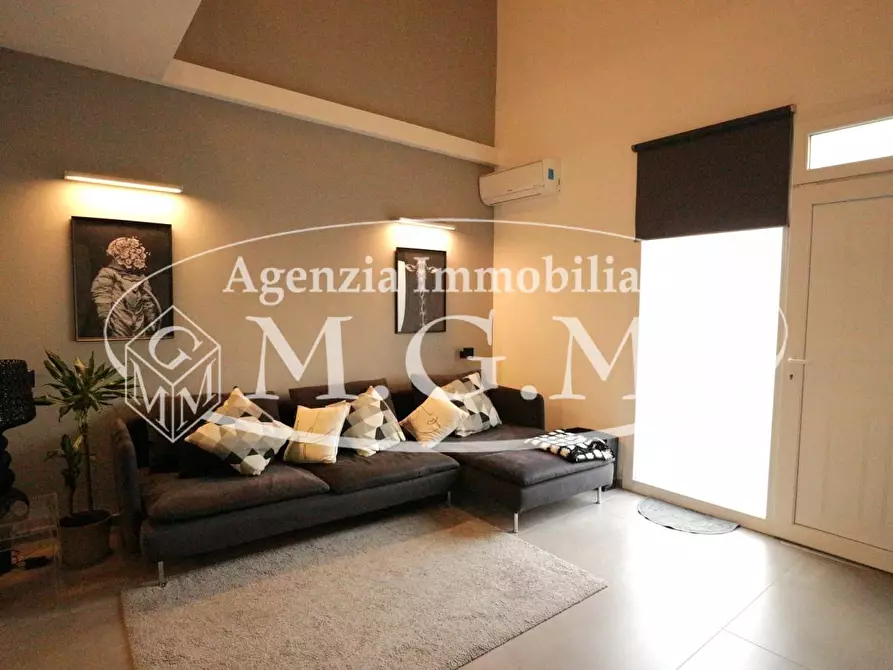 Immagine 2 di Casa indipendente in vendita  a Pontedera