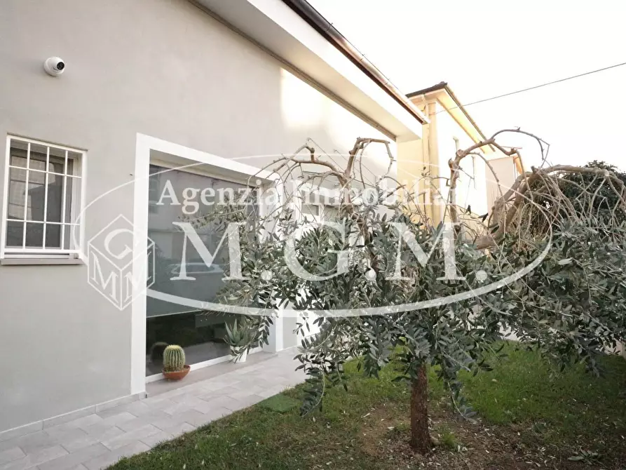 Immagine 37 di Casa indipendente in vendita  a Pontedera