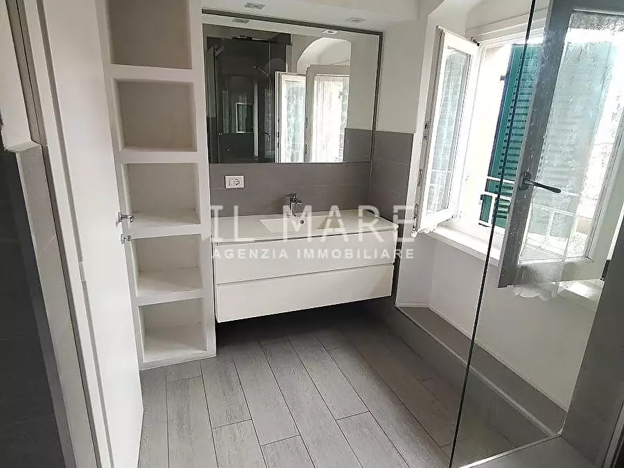 Immagine 18 di Appartamento in vendita  a Massa