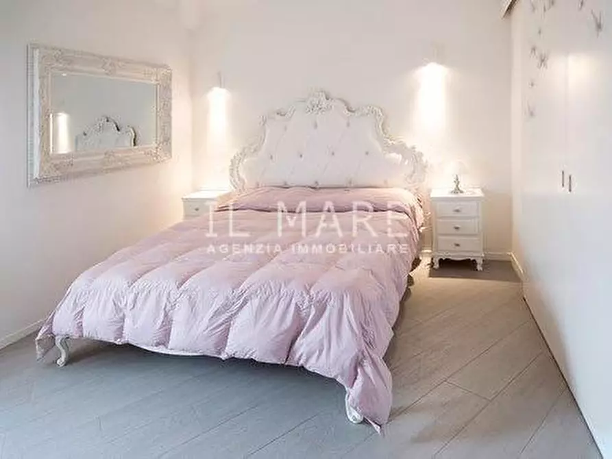 Immagine 9 di Appartamento in vendita  a Massa