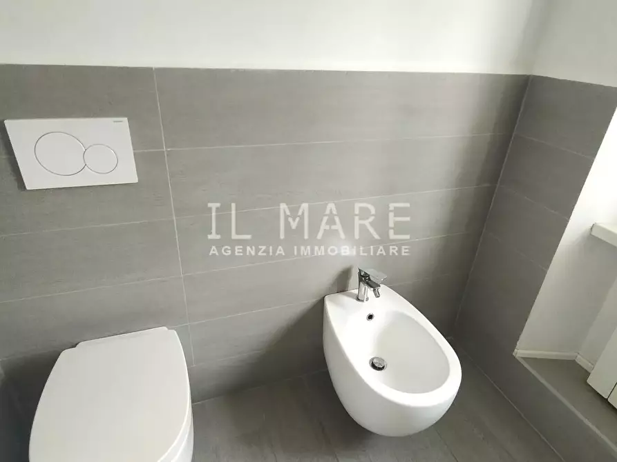 Immagine 16 di Appartamento in vendita  a Massa