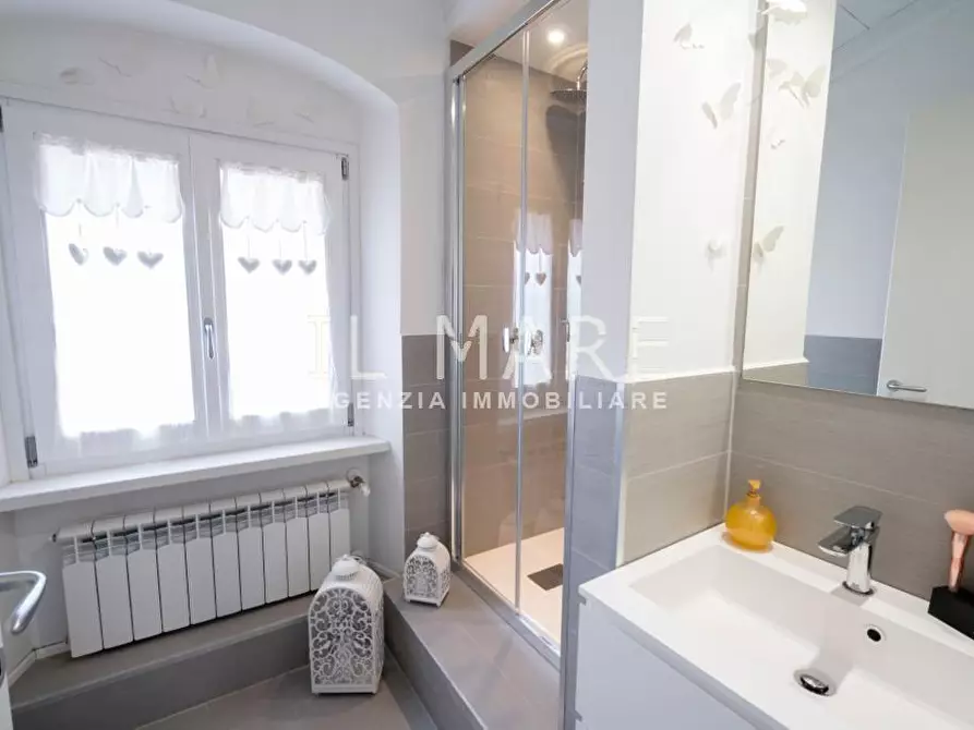 Immagine 7 di Appartamento in vendita  a Massa