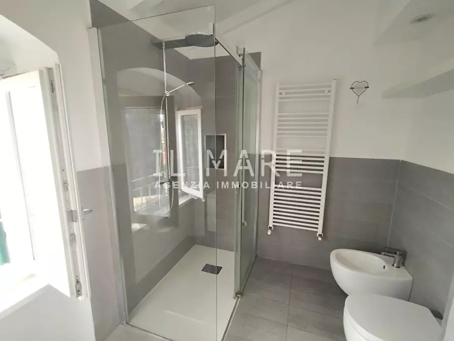 Immagine 17 di Appartamento in vendita  a Massa