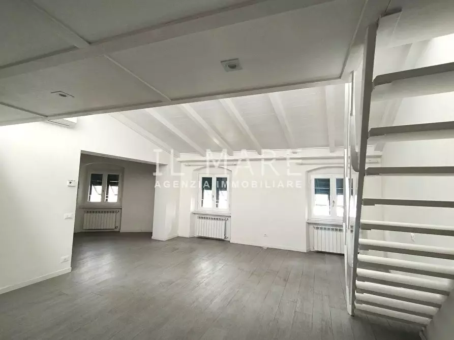 Immagine 25 di Appartamento in vendita  a Massa