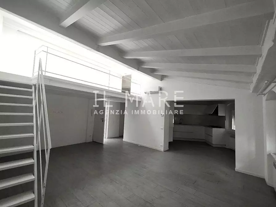 Immagine 24 di Appartamento in vendita  a Massa