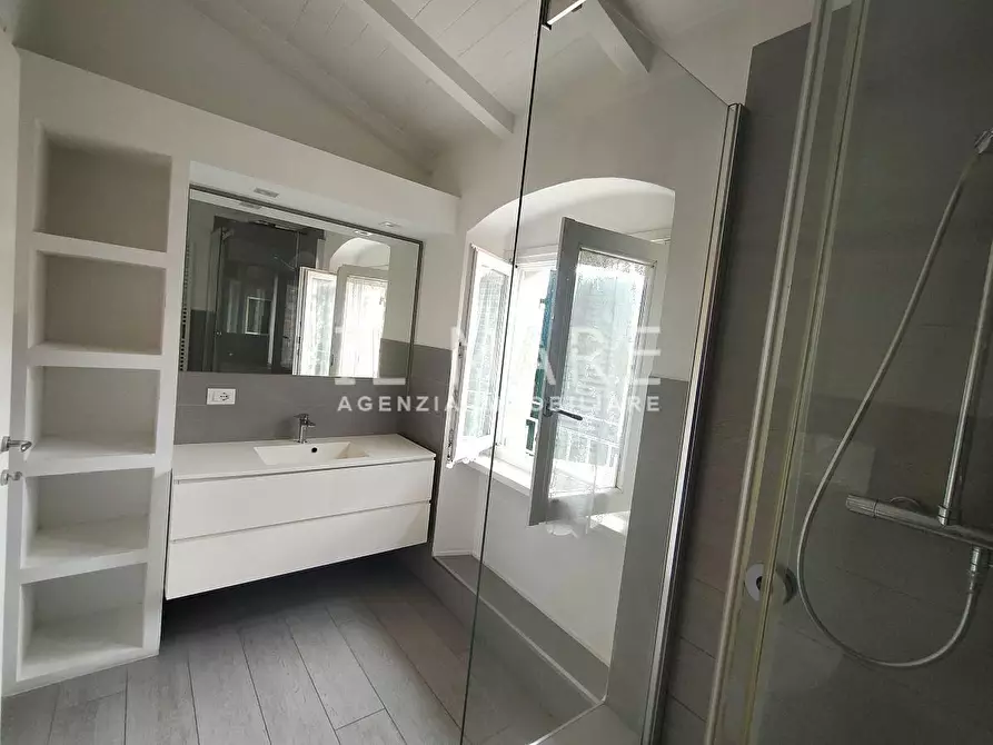 Immagine 19 di Appartamento in vendita  a Massa