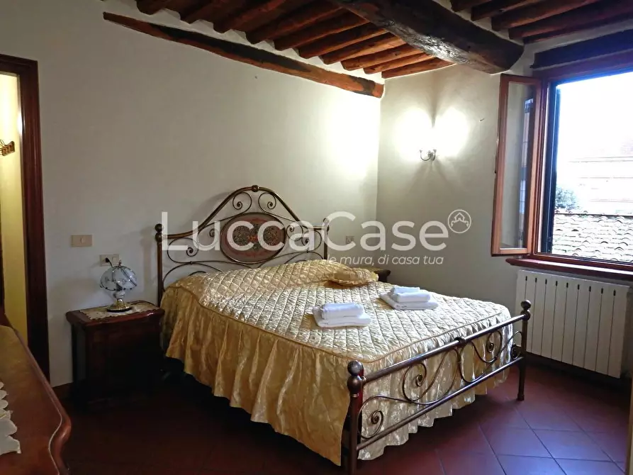 Immagine 7 di Appartamento in vendita  a Lucca