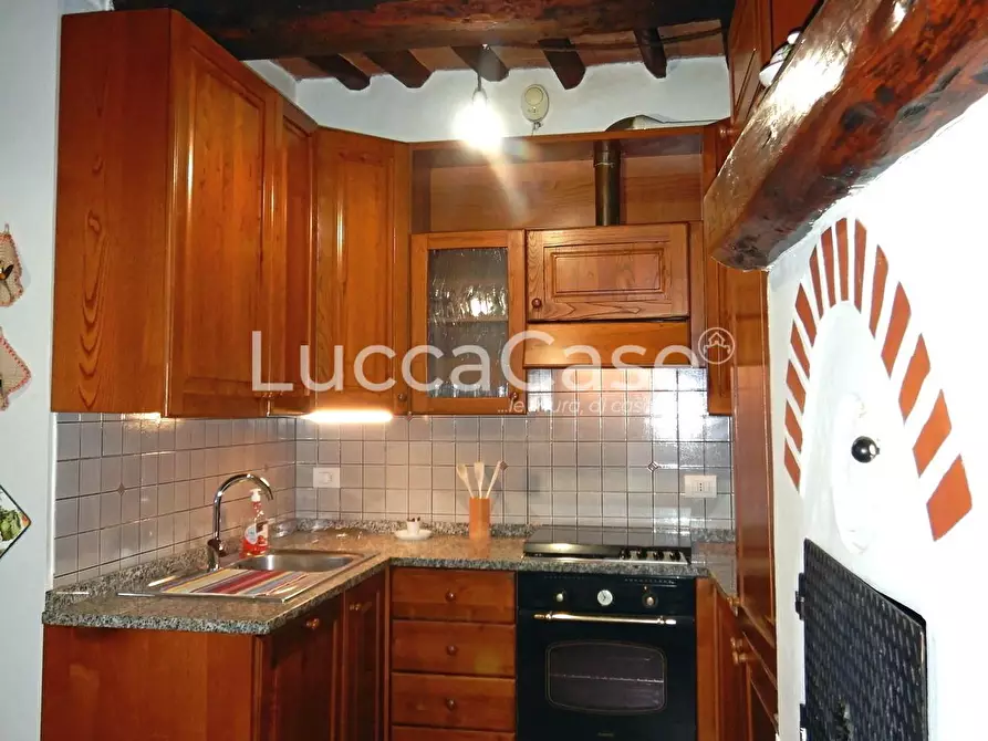 Immagine 4 di Appartamento in vendita  a Lucca