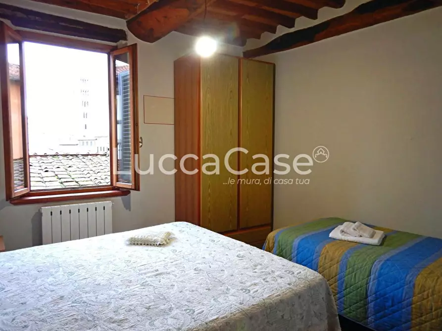 Immagine 11 di Appartamento in vendita  a Lucca