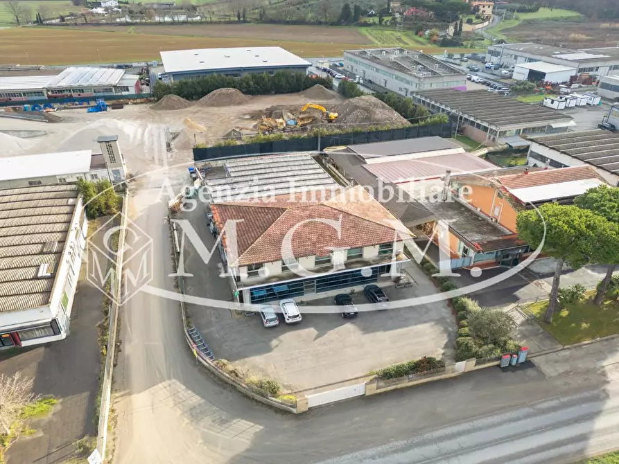 Immagine 2 di Attività artigianale in vendita  a Bientina