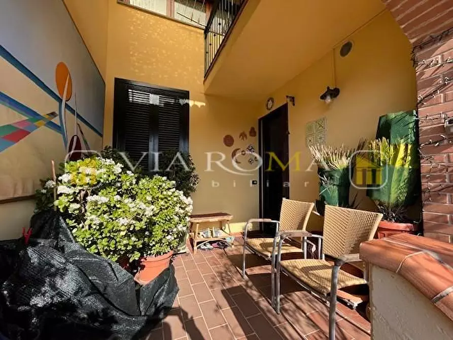 Immagine 16 di Appartamento in vendita  a Lucca