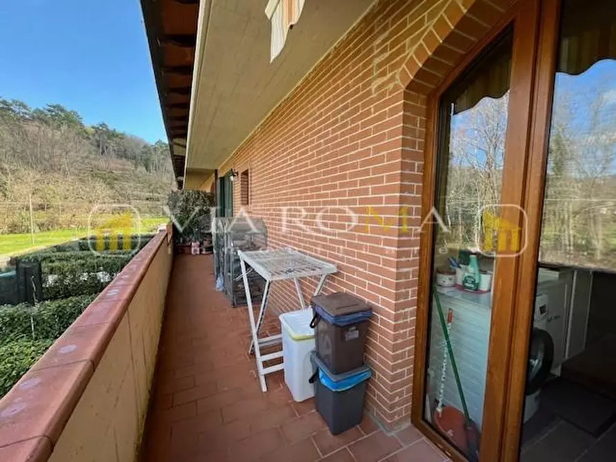 Immagine 12 di Appartamento in vendita  a Lucca