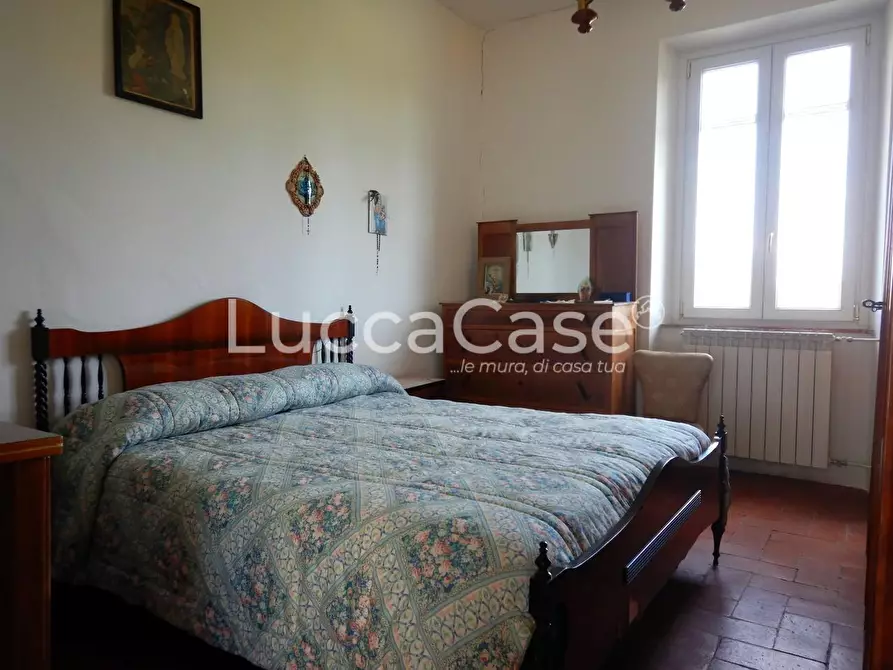 Immagine 21 di Casa colonica in vendita  a Capannori