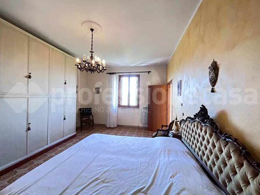 Immagine 18 di Villa in vendita  a Crespina Lorenzana