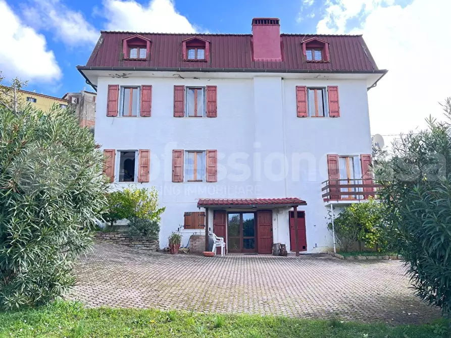 Immagine 6 di Villa in vendita  a Crespina Lorenzana