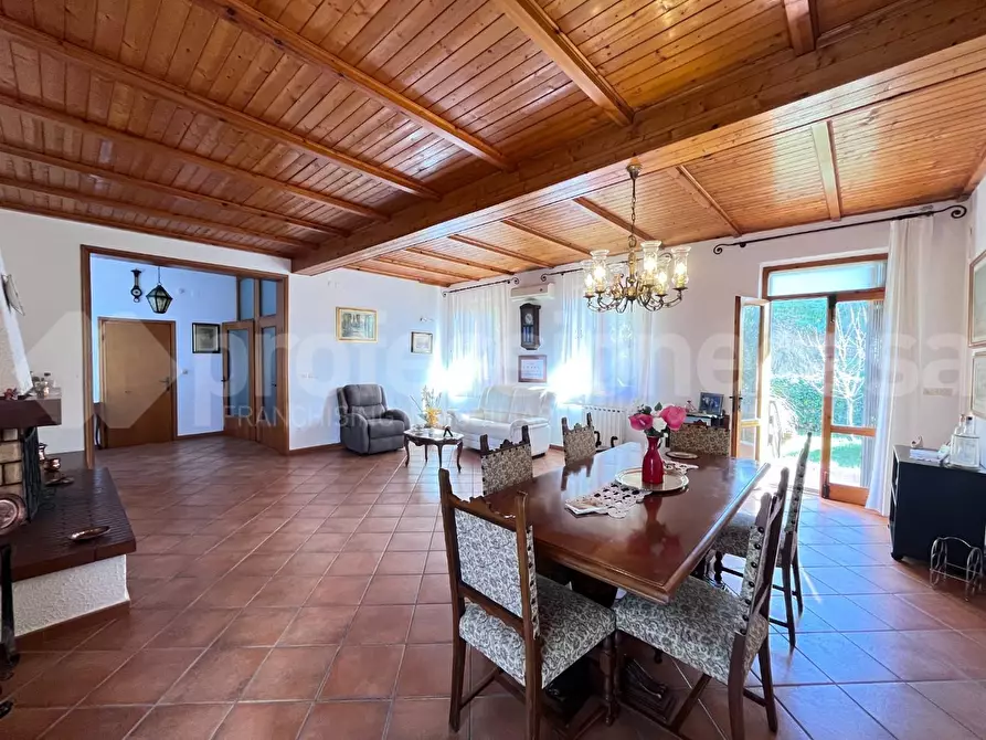 Immagine 9 di Villa in vendita  a Crespina Lorenzana