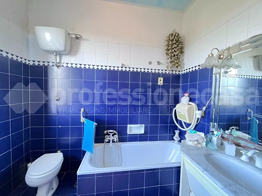 Immagine 24 di Villa in vendita  a Crespina Lorenzana