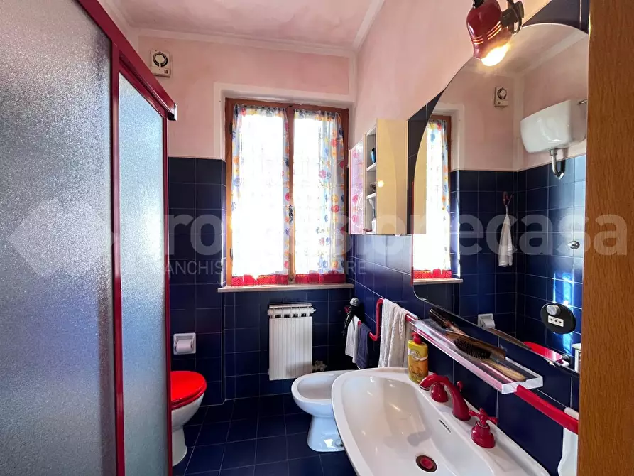 Immagine 13 di Villa in vendita  a Crespina Lorenzana