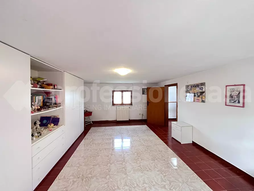 Immagine 27 di Villa in vendita  a Crespina Lorenzana