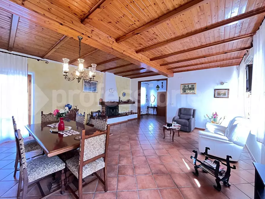 Immagine 10 di Villa in vendita  a Crespina Lorenzana