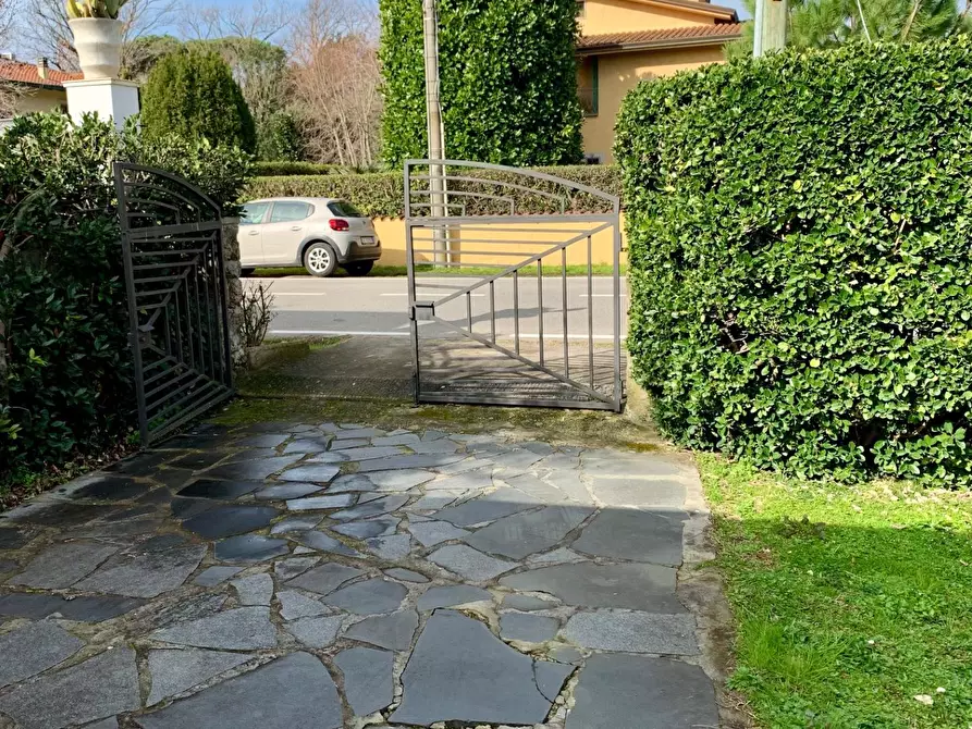 Immagine 25 di Casa semindipendente in affitto  a Forte Dei Marmi