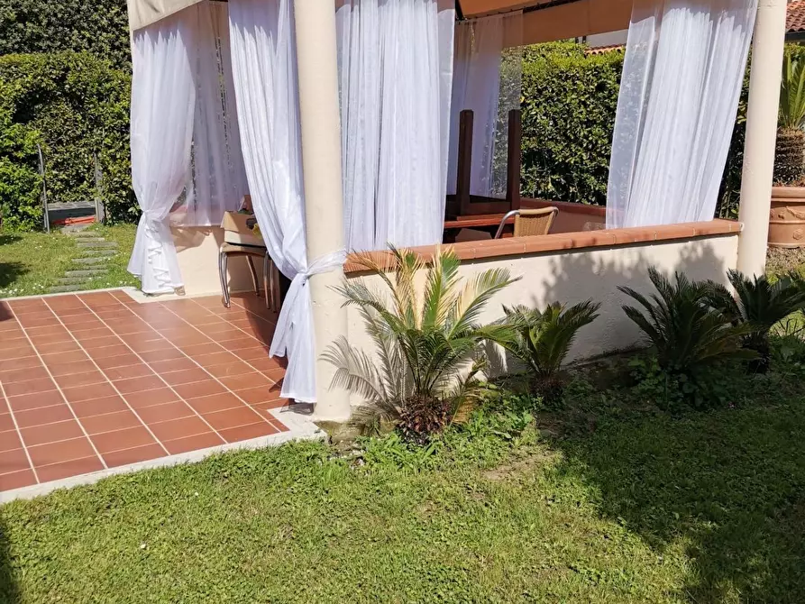 Immagine 6 di Casa semindipendente in affitto  a Forte Dei Marmi