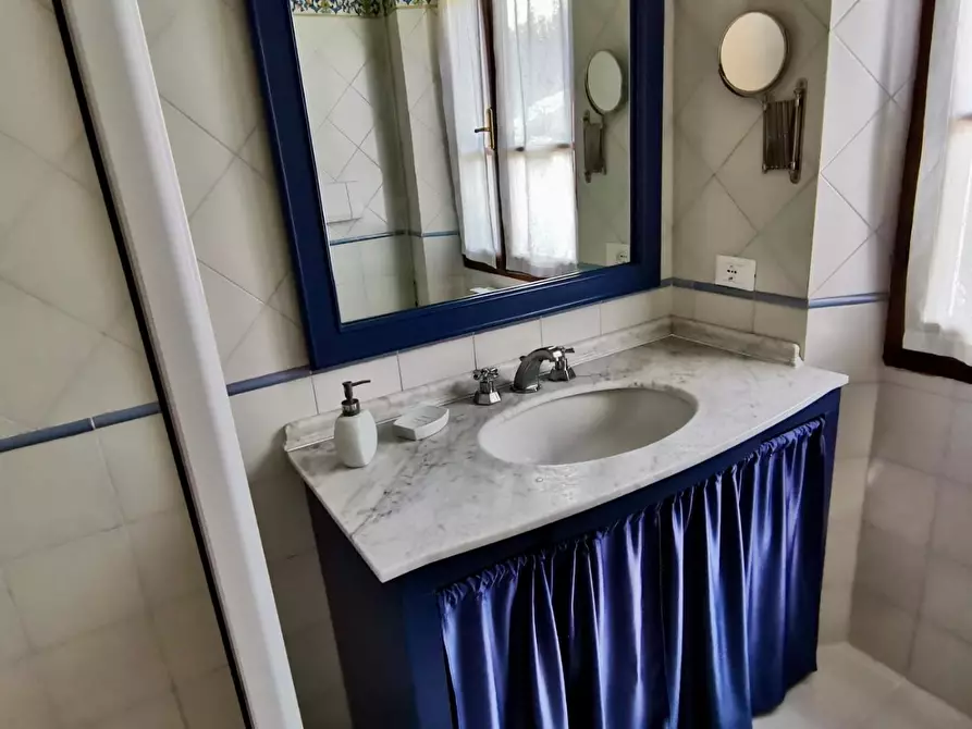 Immagine 11 di Casa semindipendente in affitto  a Forte Dei Marmi