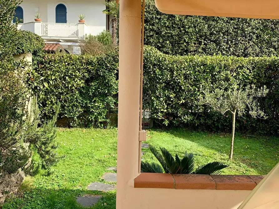 Immagine 29 di Casa semindipendente in affitto  a Forte Dei Marmi