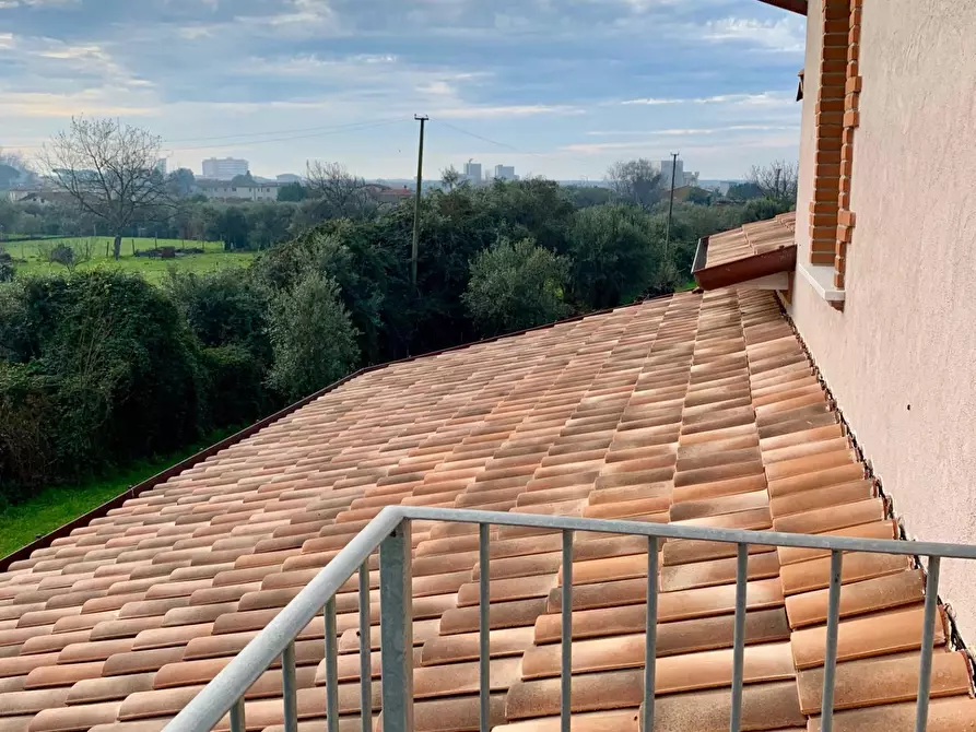 Immagine 23 di Casa colonica in vendita  a Pietrasanta