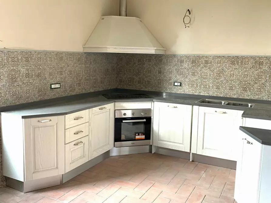 Immagine 20 di Casa colonica in vendita  a Pietrasanta