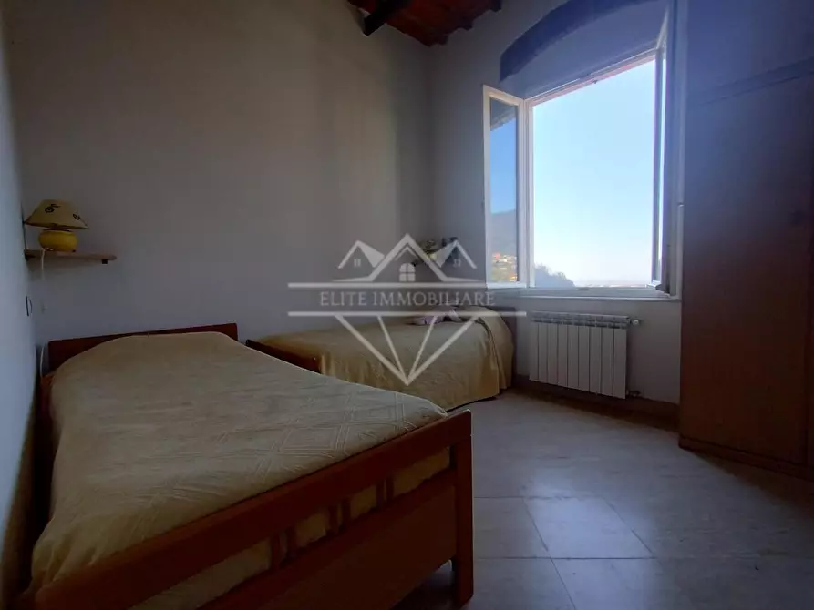 Immagine 11 di Casa semindipendente in vendita  a Carrara