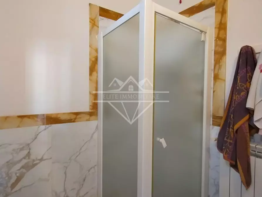 Immagine 18 di Casa semindipendente in vendita  a Carrara