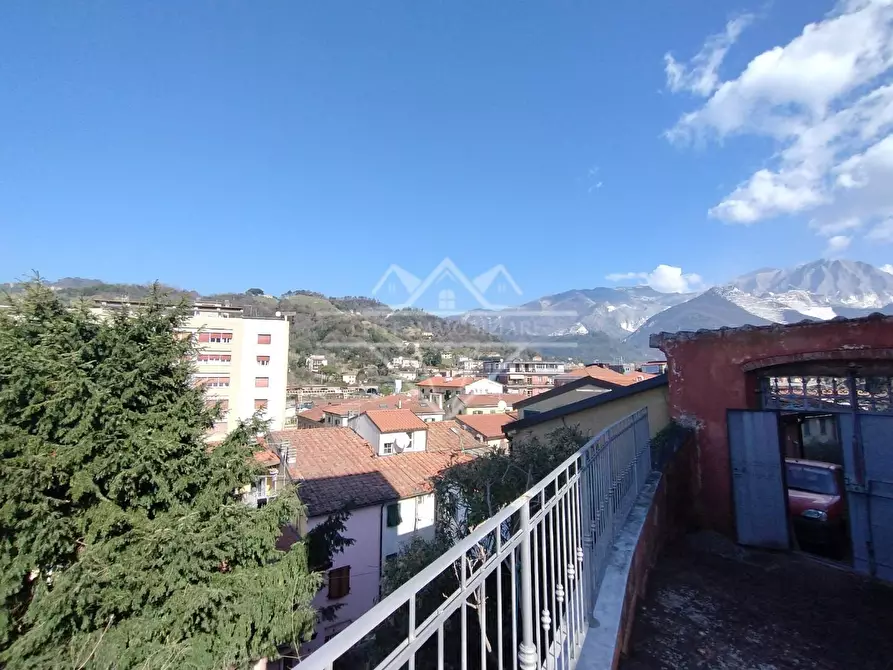 Immagine 20 di Casa semindipendente in vendita  a Carrara