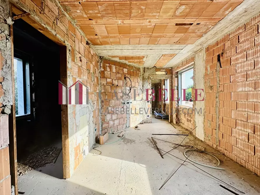 Immagine 13 di Casa indipendente in vendita  a Seravezza