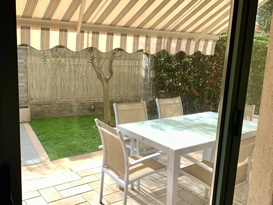 Immagine 8 di Casa bifamiliare in affitto  a Forte Dei Marmi