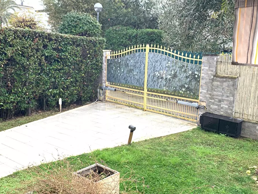 Immagine 4 di Casa bifamiliare in affitto  a Forte Dei Marmi