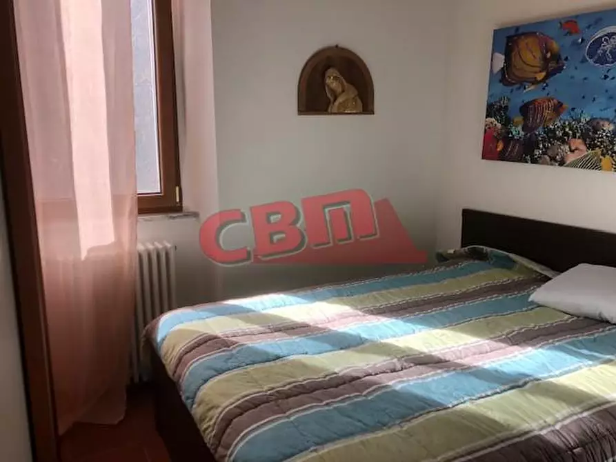 Immagine 26 di Casa colonica in vendita  a Molazzana