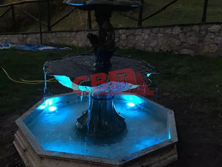 Immagine 58 di Casa colonica in vendita  a Molazzana