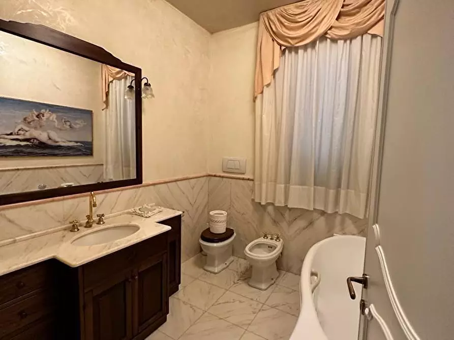 Immagine 12 di Villa in affitto  a Montignoso