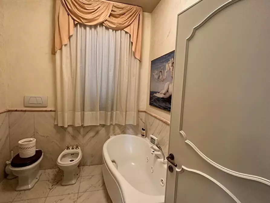 Immagine 13 di Villa in affitto  a Montignoso