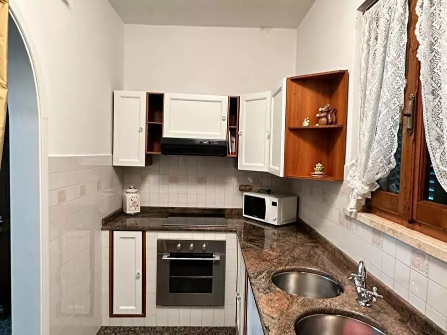 Immagine 11 di Villa in affitto  a Montignoso