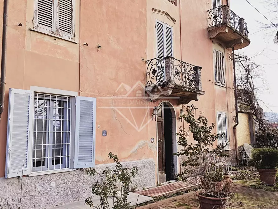 Immagine 1 di Casa semindipendente in vendita  a Sarzana