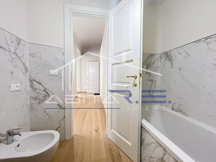 Immagine 17 di Appartamento in vendita  a Pisa