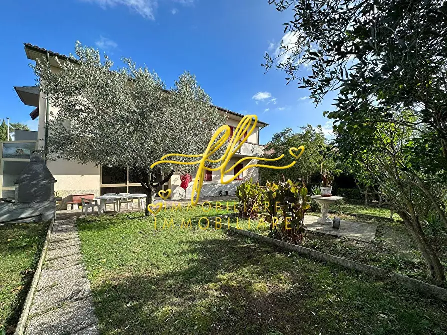 Immagine 2 di Villa in vendita  a Guardistallo