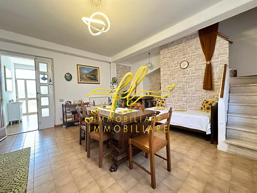 Immagine 6 di Villa in vendita  a Guardistallo