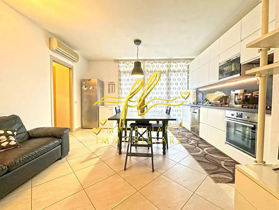 Immagine 2 di Appartamento in vendita  a Cecina