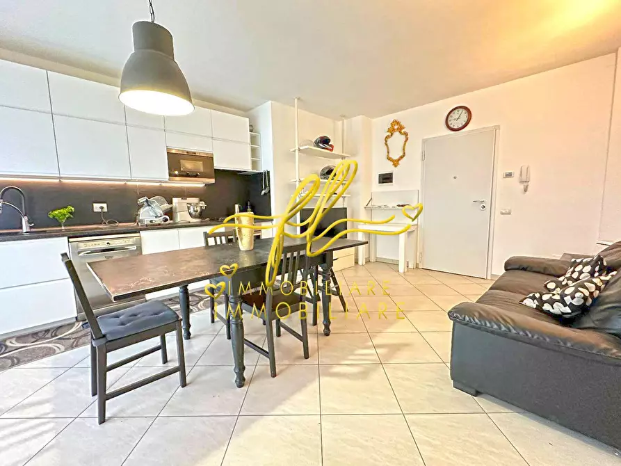 Immagine 4 di Appartamento in vendita  a Cecina