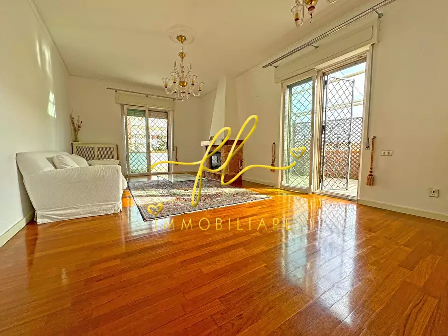 Immagine 2 di Appartamento in vendita  a Piombino